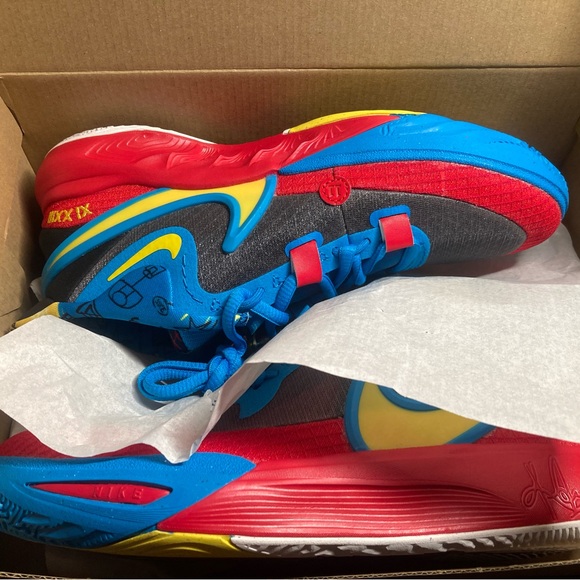 Nike Kyrie 8 GO SE (GS) YOUTH 6, Basketball, Red, Yellow , Blue Shoes, Irving - Picture 2 of 8